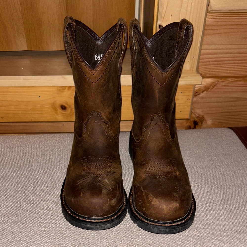 Arita women’s leather steel toe boots size 6.5